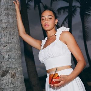 NWT white cropped tank